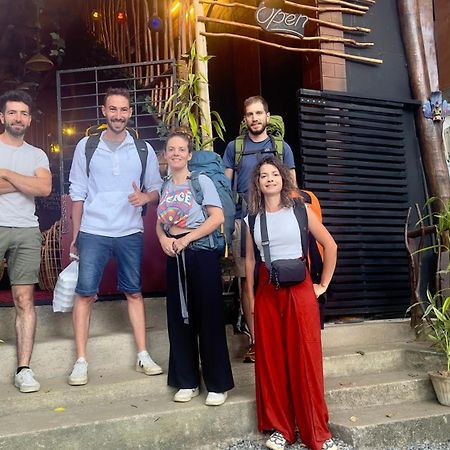 A Lounge Hostel And Cafe เอลลา ภายนอก รูปภาพ