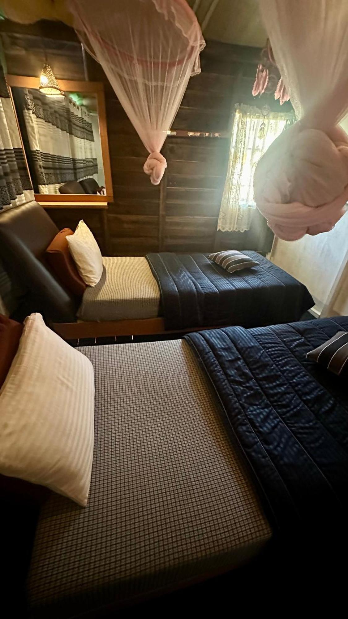 A Lounge Hostel And Cafe เอลลา ภายนอก รูปภาพ