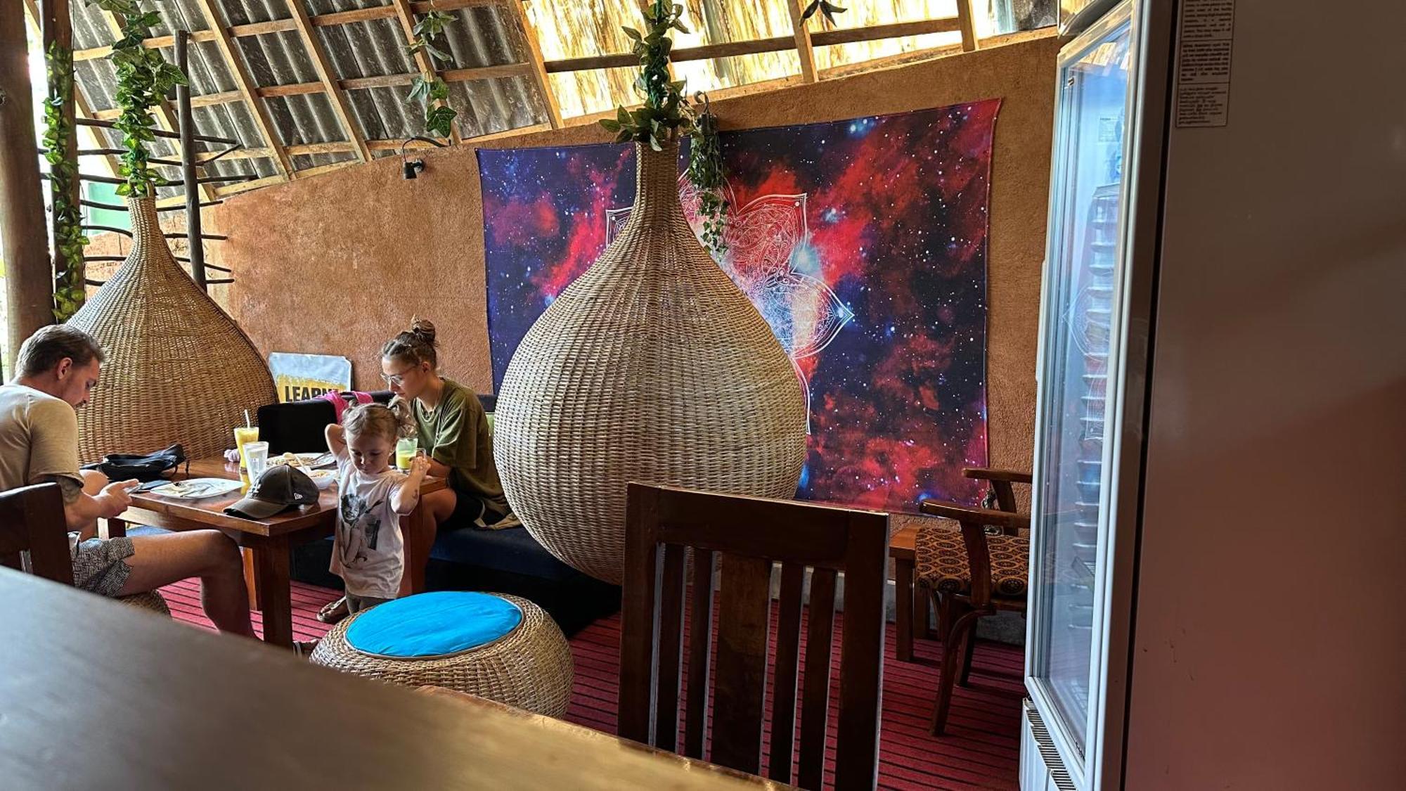 A Lounge Hostel And Cafe เอลลา ภายนอก รูปภาพ