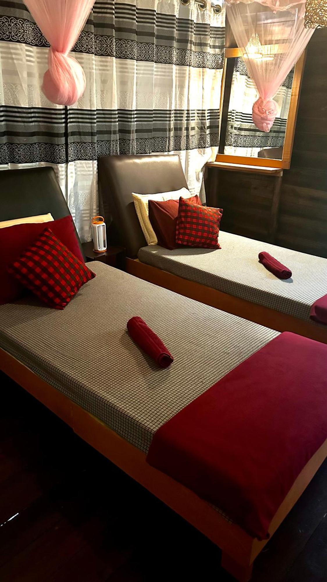 A Lounge Hostel And Cafe เอลลา ภายนอก รูปภาพ
