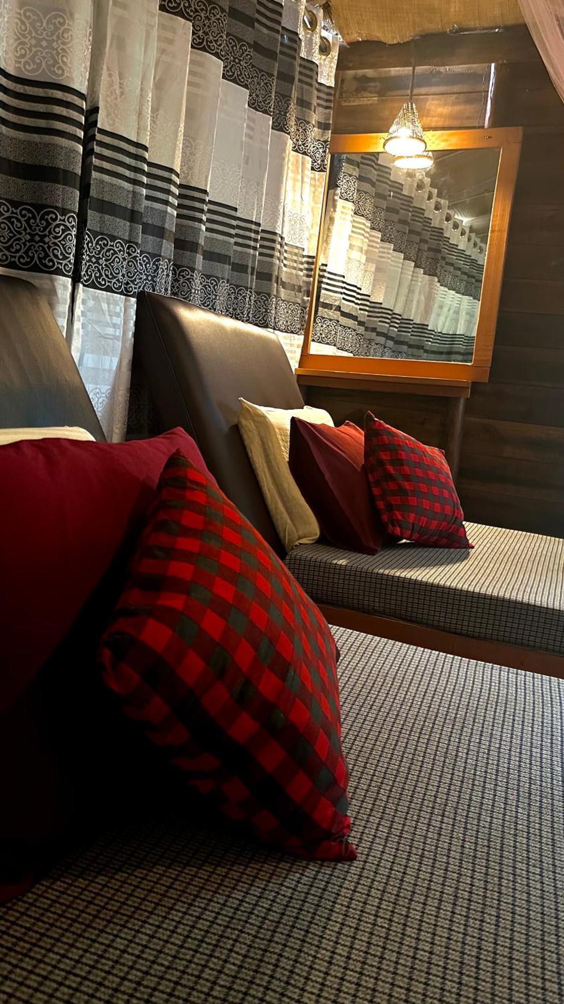 A Lounge Hostel And Cafe เอลลา ภายนอก รูปภาพ